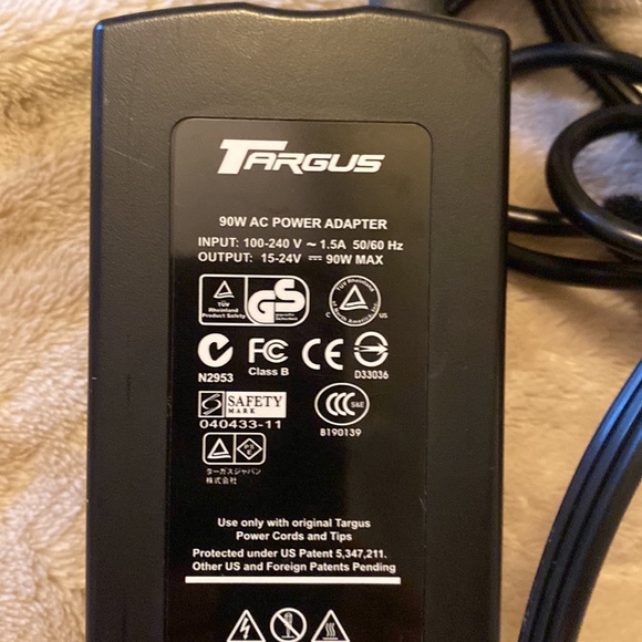 Targus 90 white universal laptop adapter power adapter - Picture 5 of 7